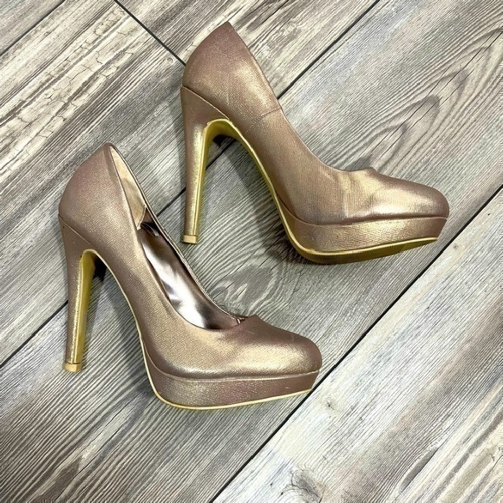 STEVE MADDEN Stiletto Heel Pumps Sparkly Champagne Color Size 7.5